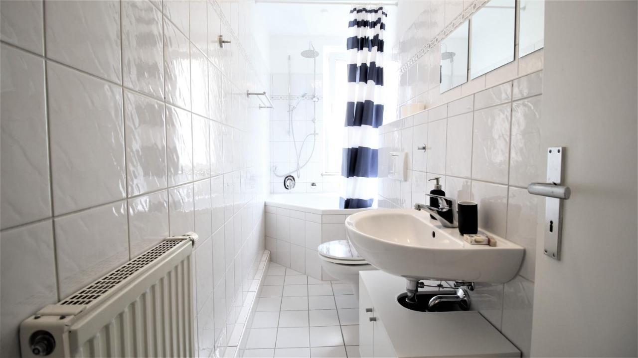 Zentral Wohnen - Inkl. Privatem Stellplatz Apartman Würzburg Kültér fotó